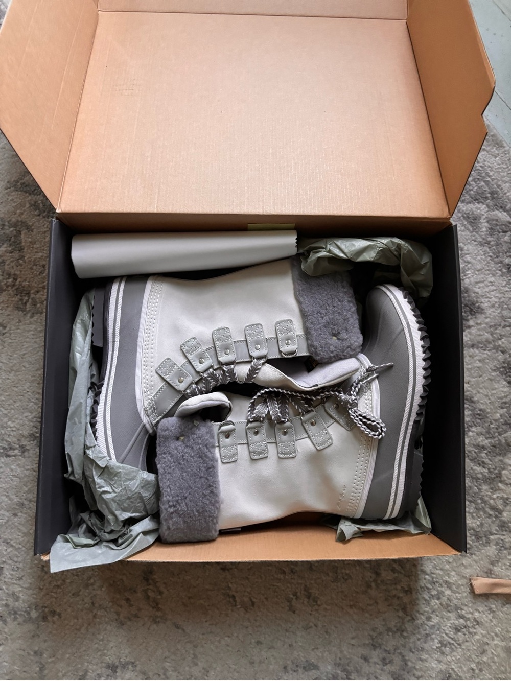 Eddie Bauer New in Box Winter Lace-Up Boots